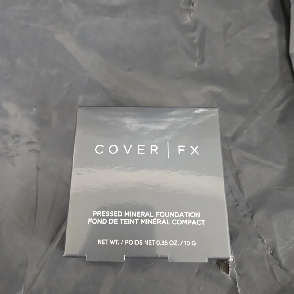 BOX OF APPROXIMATELY 20 COVER FX PRESSED MINERAL FOUNDATION