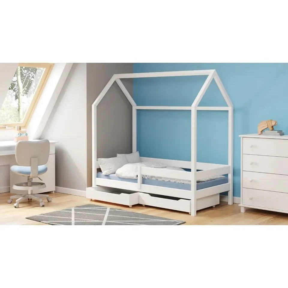 BOXED HOUSE BEDS BY LUKEDOM - SIZE UNSPECIFIED (2 BOXES)