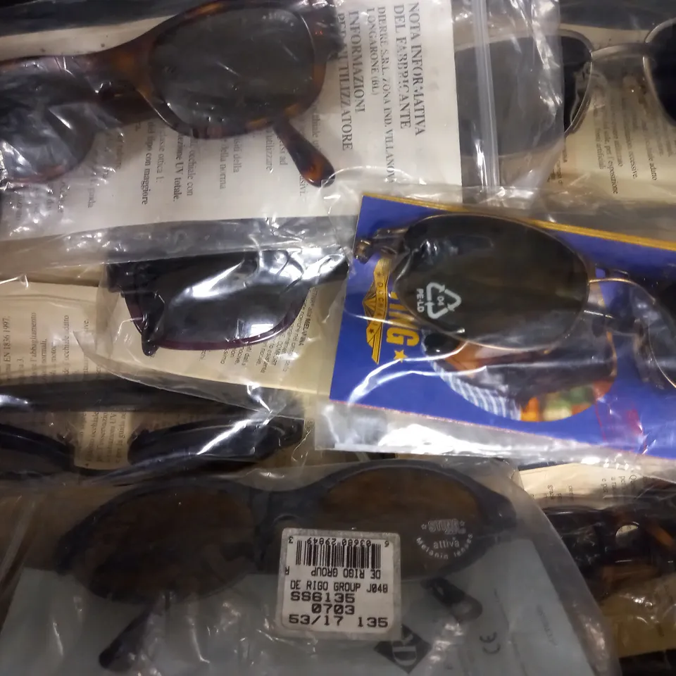 APPROXIMATELY 10 ASSORTED DE RIGO STING SUNGLASSES TO INCLUDE MODELS 4365, 6092, 6101, 4244 ETC. 