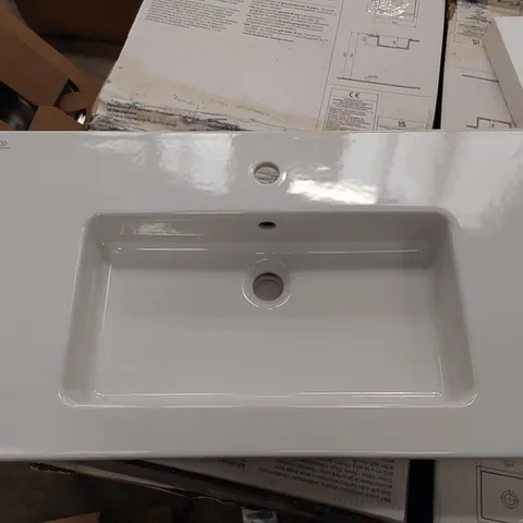 BOXED IDEAL STANDARD CERAMIC SINGLE BOWL SINK