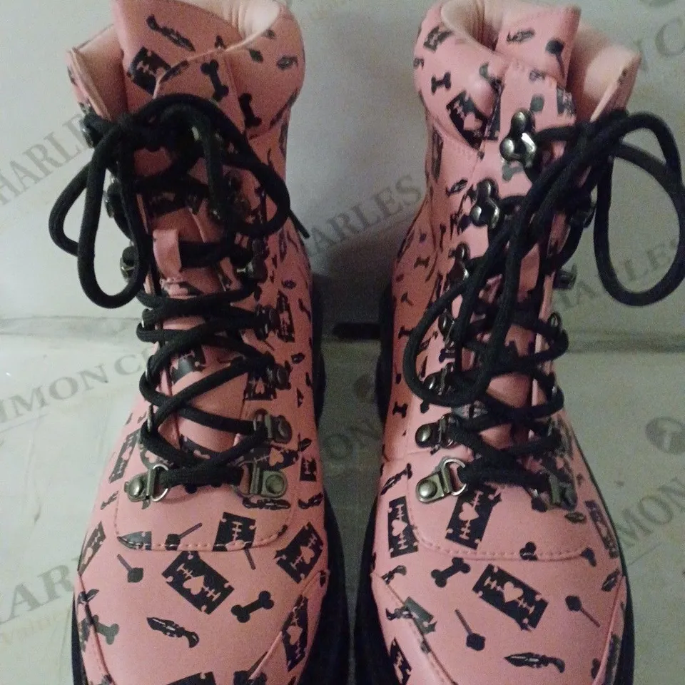 BOXED PAIR OF KOI WOMEN'S PLATFORM BOOTS SIZE 6