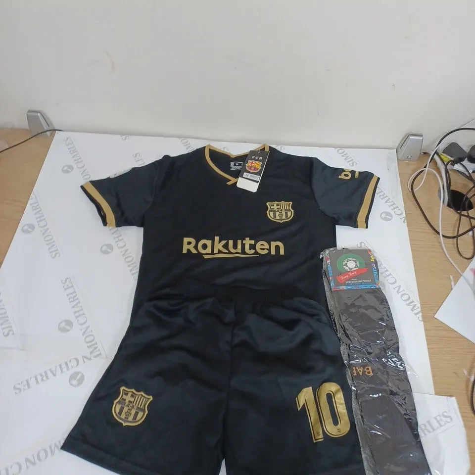 BARCALONA FC FOOTBALL KIT BLACK/GOLD SIZE 24 