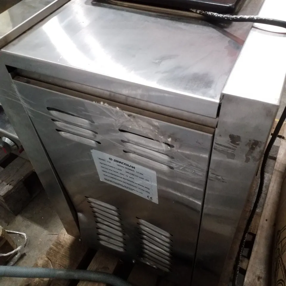 SPACEMAN SOFT SERVE FREEZER