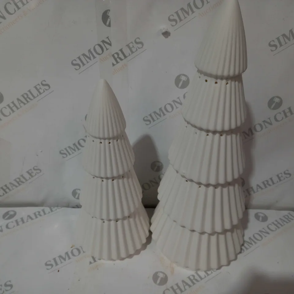 KELLY HOPPEN SET OF 2 LARGE CERAMIC LIGHT UP ORNAMENTS