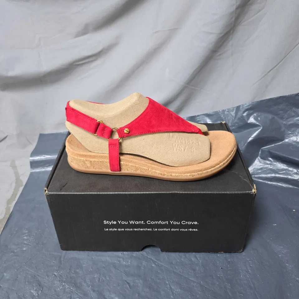 VIONIC WOMEN'S RED SANDALS WITH BEIGE FOOTBED AND CORK SOLE (BOXED)  SIZE 5
