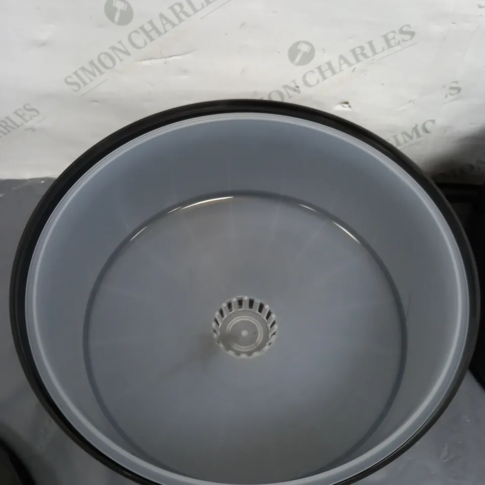 LOT OF 2 ICE BUCKETS BLACK 10L