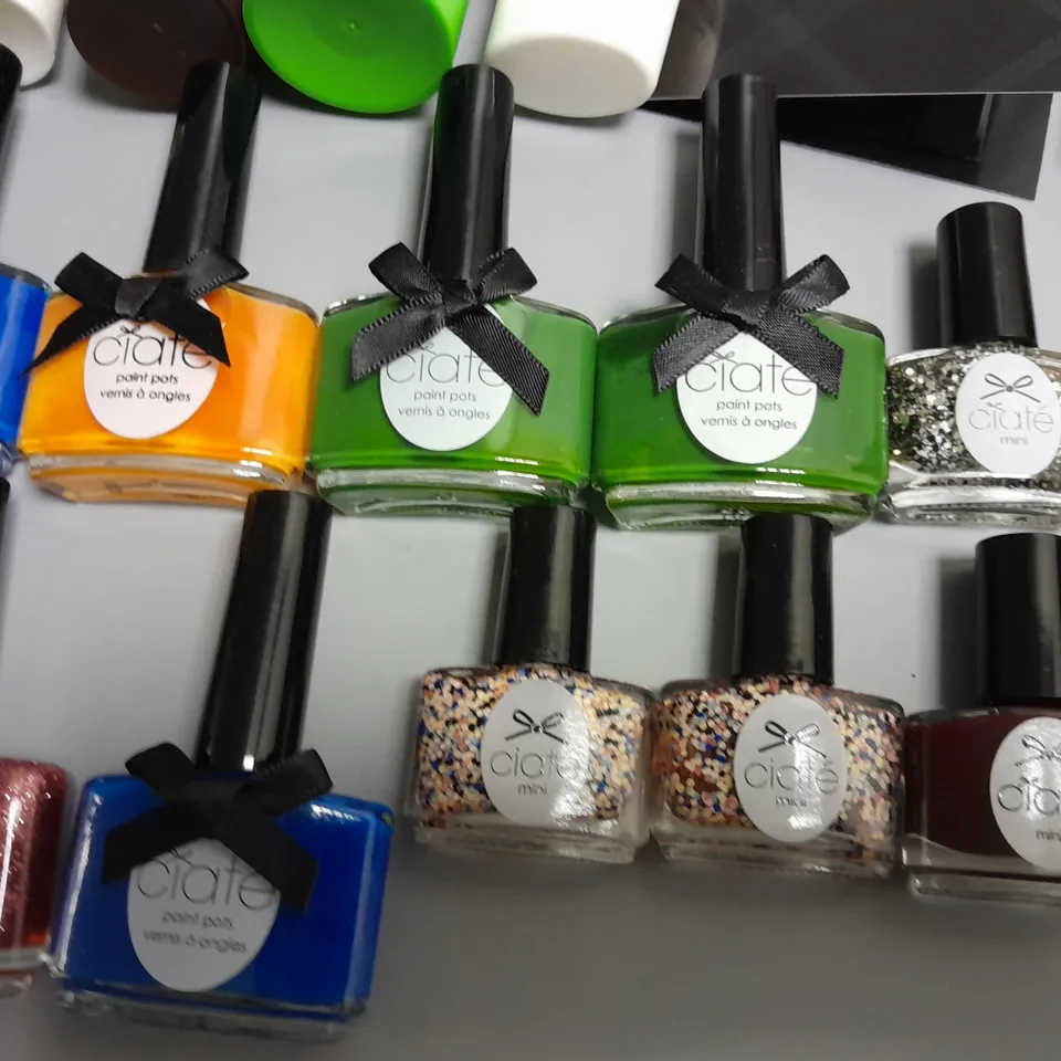 LOT OF APPROXIMATELY 30 ASSORTED BEAUTY ITEMS TO INCLUDE HAND CREAMS AND CIATE 13.5ML NAIL VARNISH 