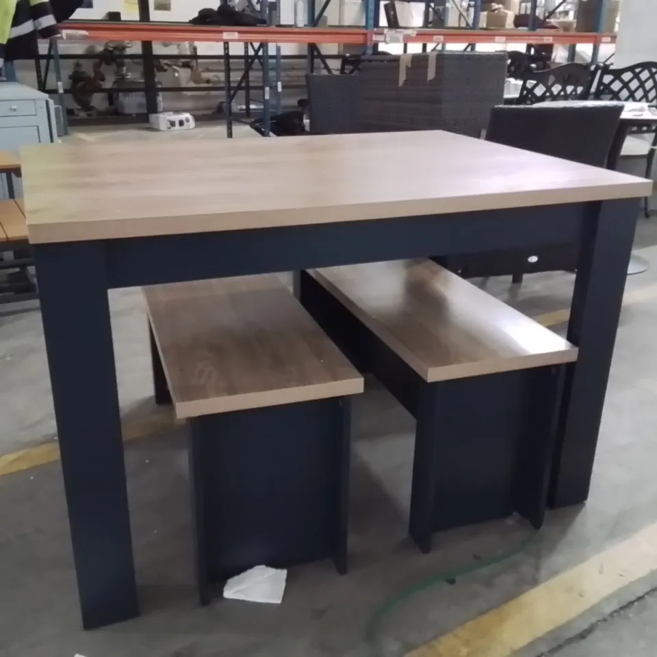 OAK WOOD FINISHED DINING TABLE W