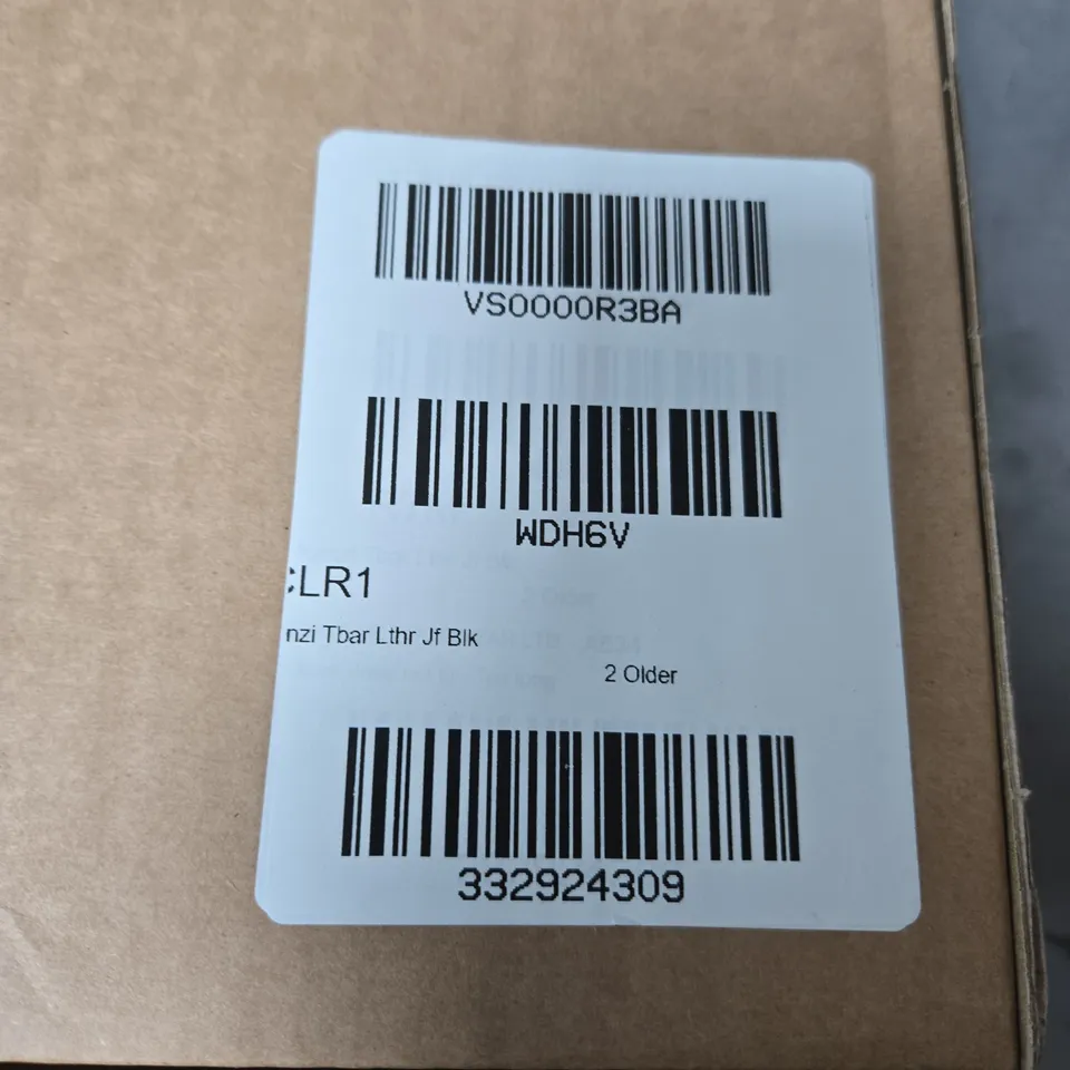 KICKERS BLACK PATENT MARY JANE PLATFORM SHOES