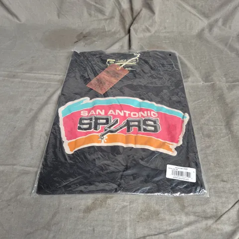 BAGGED MITCHELL & NESS SAN ANTONIO SPURS WORN LOGO TEE IN BLACK SIZE XL