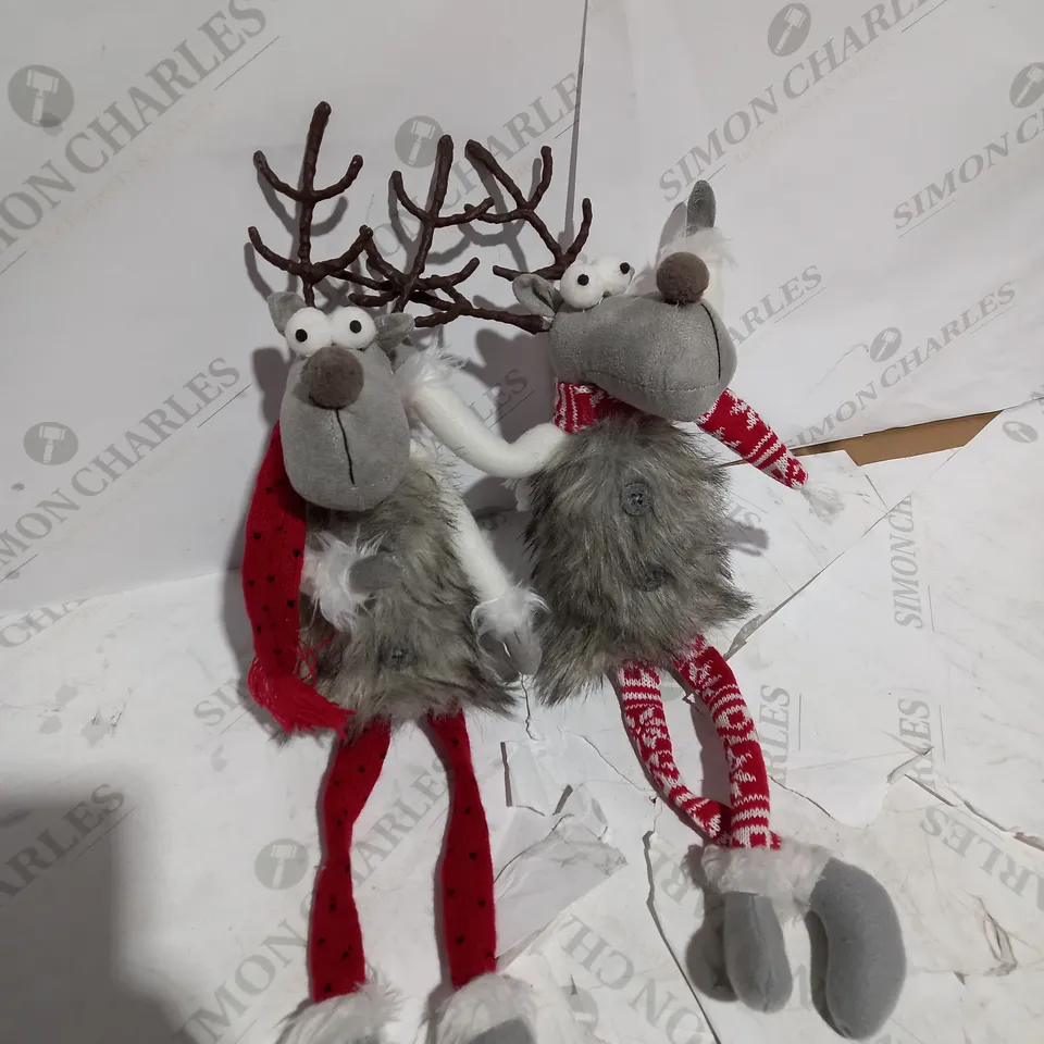SET OF 2 SITTING DEER RED/GREY RRP £20