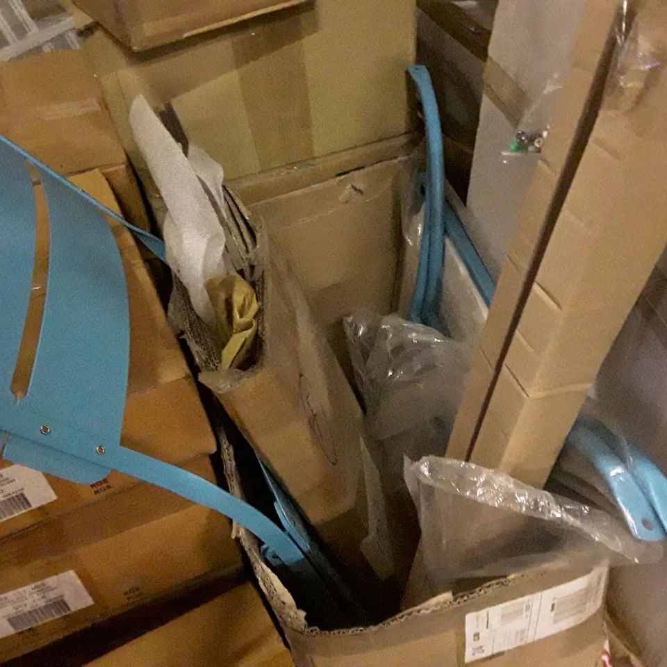 PALLET OF BRAND NEW HOMEWARE STOCK INCLUDING CYLINDRICAL LAMP SHADE, BLUE CHAIR & CHRISTMAS CARDS 
