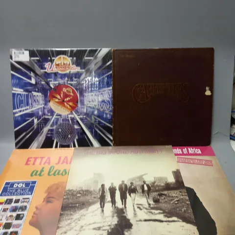 10 ASSORTED VINYL RECORDS TO INCLUDE AMED ABDUK-MALIK SOUNDS OF AFRICA, CARPENTERS THE SINGLES, ETTA JAMES AT LAST, ETC