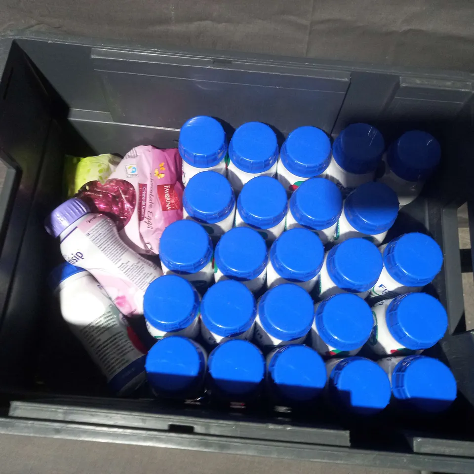 APPROXIMATELY 25 ASSORTED FOOD AND BEVERAGE PRODUCTS TO INCLUDE FAVORINA CHOCOLATE EGGS, NUTRICIA FORTISIP SUPPLEMENT, FRESUBIN SUPPLEMENT 