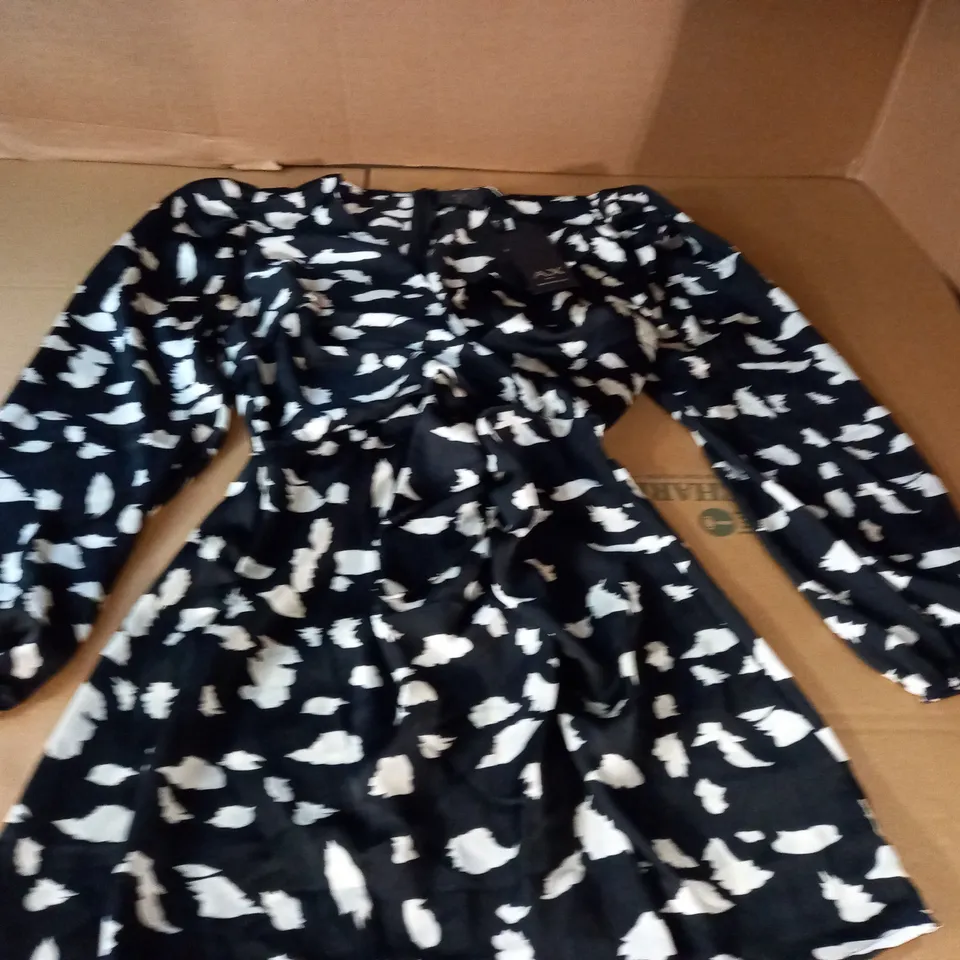 AX PARIS PRINTED LONG SLEEVE TOP - UK 12