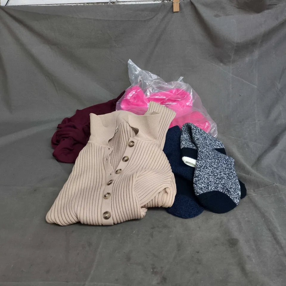BOX OF APPROXIMATELY 25 ASSORTED CLOTHING ITEMS INCLUDING MENS WINTER SOCKS, LADIES SMALL BUTTON TOP, PINK JACKET AND BLUE LEAF PRINT SIZE 14 SHIRT
