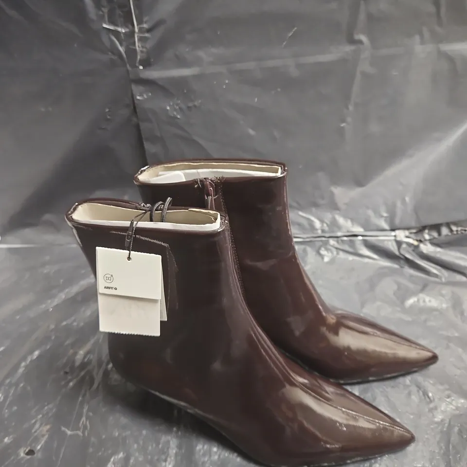 BROWN PATENT LEATHER ANKLE BOOTS – UK 7 (US 9) ZARA