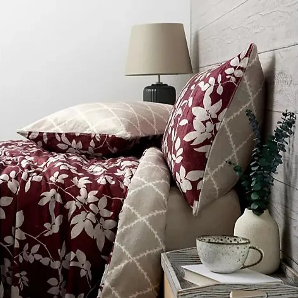COZZE HOME REVERSIBLE FLORAL CHECK VEOVETSOFT THREE PIECE DUVET SET