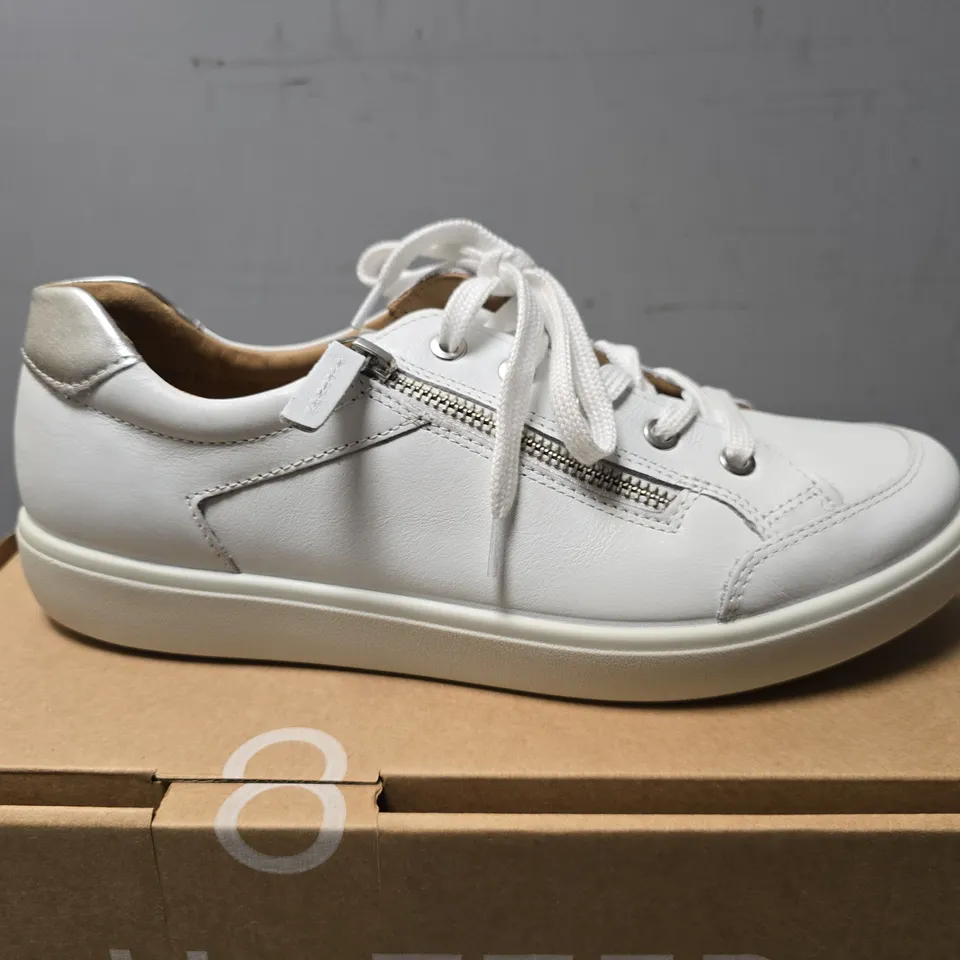 BOXED HOTTER CHASE II EXTRA WIDE WHITE - SIZE UK 7.5