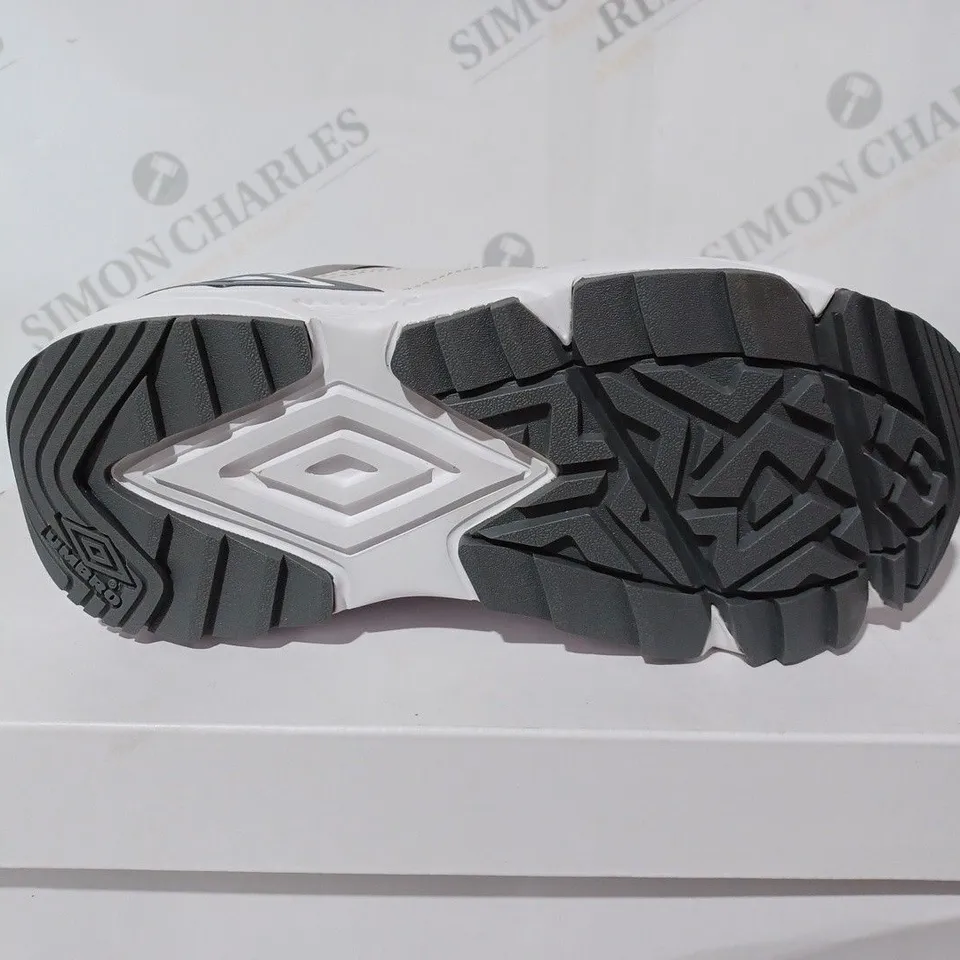 BOXED UMBRO RUN MENS LE - UK 6 