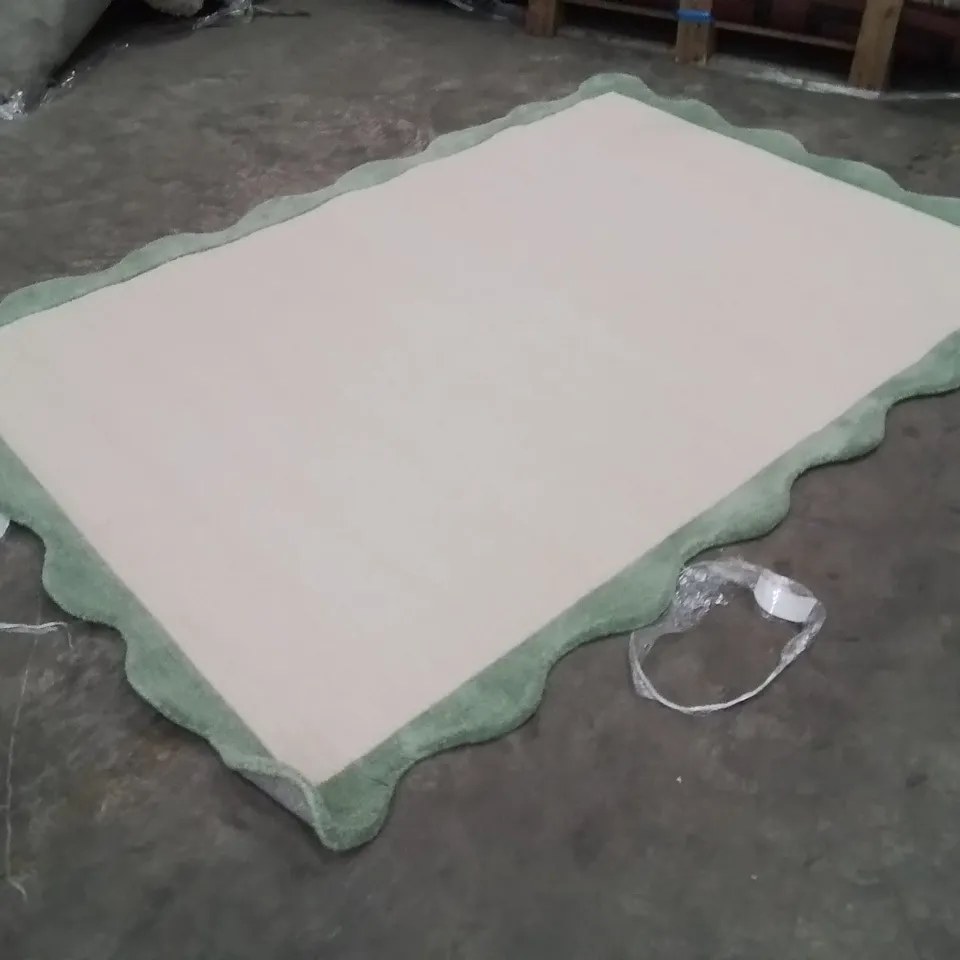 QUALITY DESIGNER AREA RUG - APPROXIMATELY 220X160CM