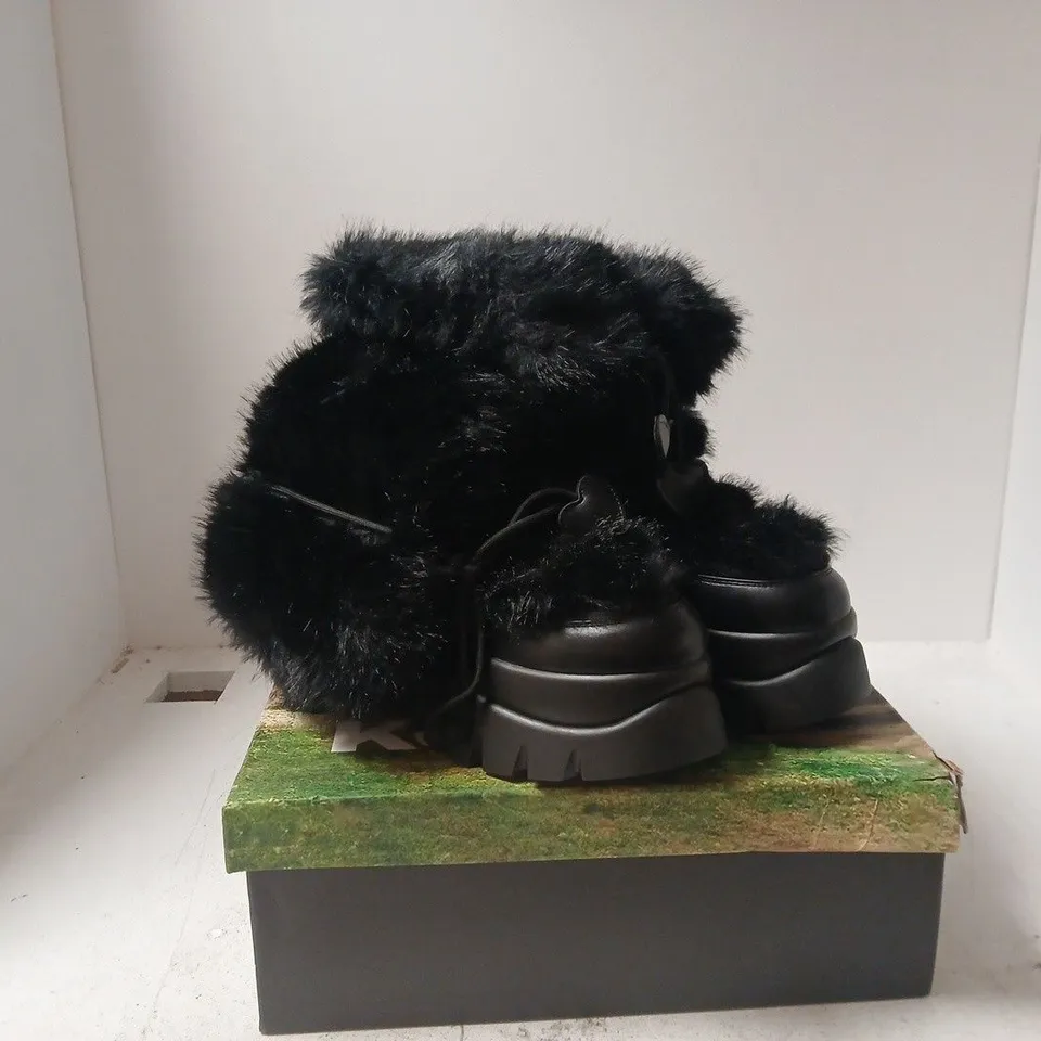 KOI MIDNIGHT SASQUATCH BOOTS BLACK UK 9 
