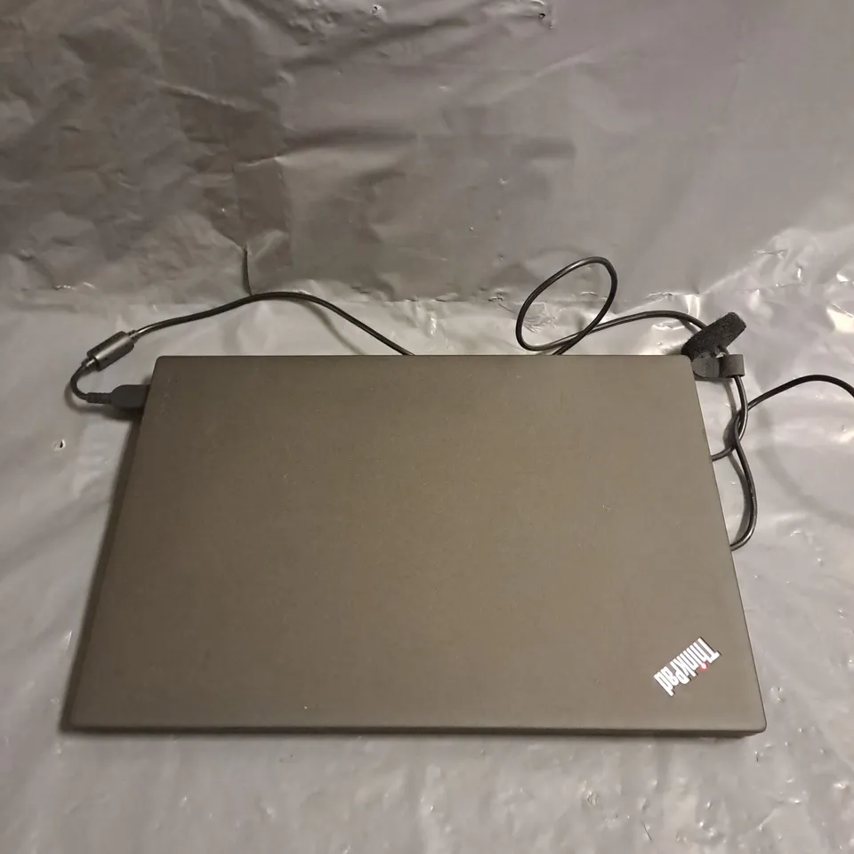 LENOVO THINKPAD X260 I5 6TH GEN 8GB RAM 256GB SSD WINDOWS 10 CHARGER INCLUDED