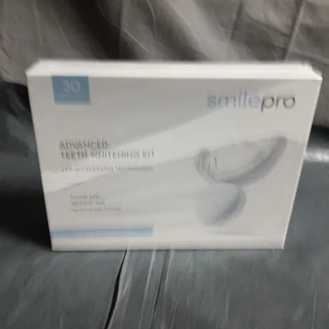SMILEPRO ADVANCED TEETH WHITENING KIT