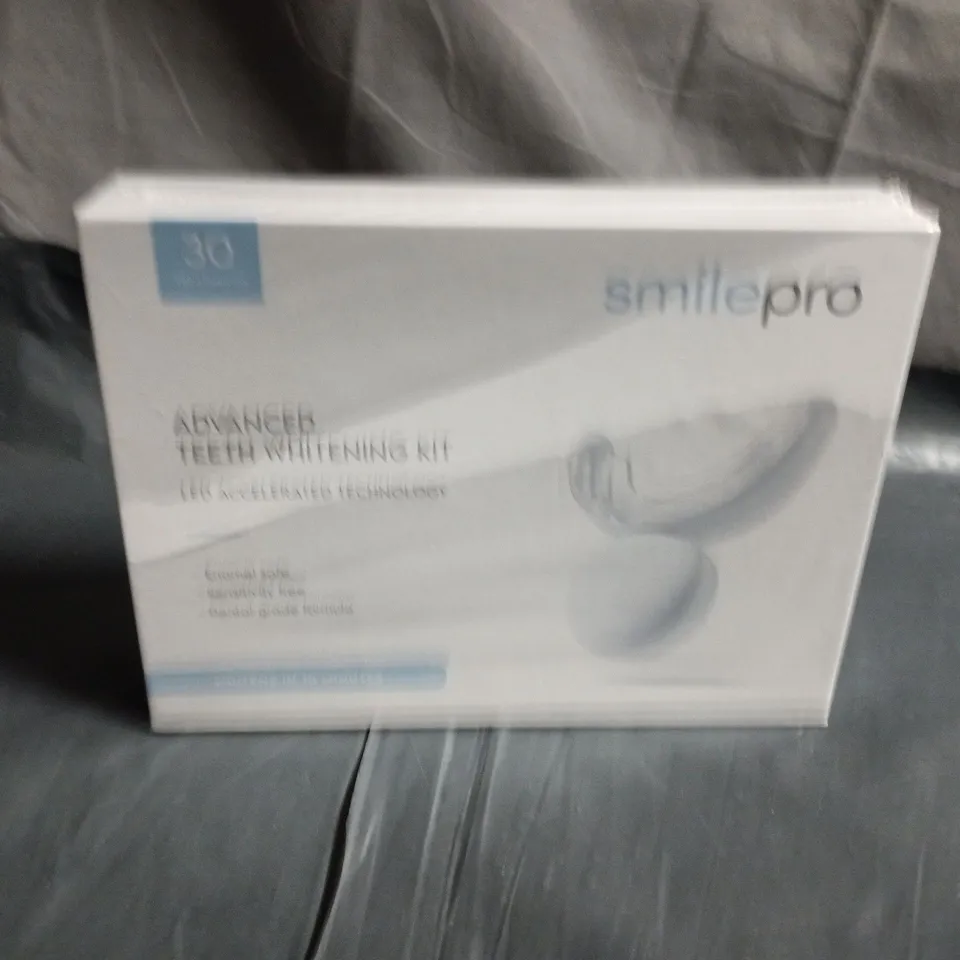 SMILEPRO ADVANCED TEETH WHITENING KIT