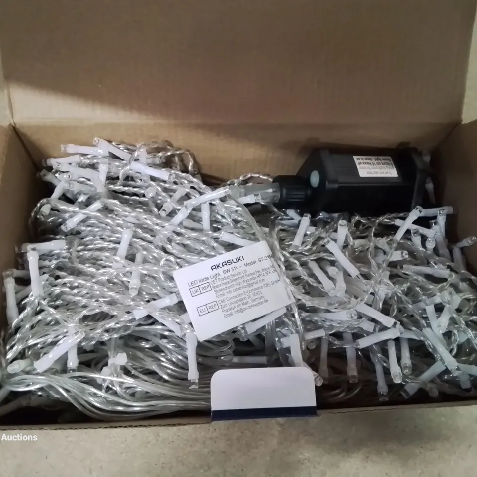 A BOX OF 500 LED OUTDOOR ICICLE LIGHTS