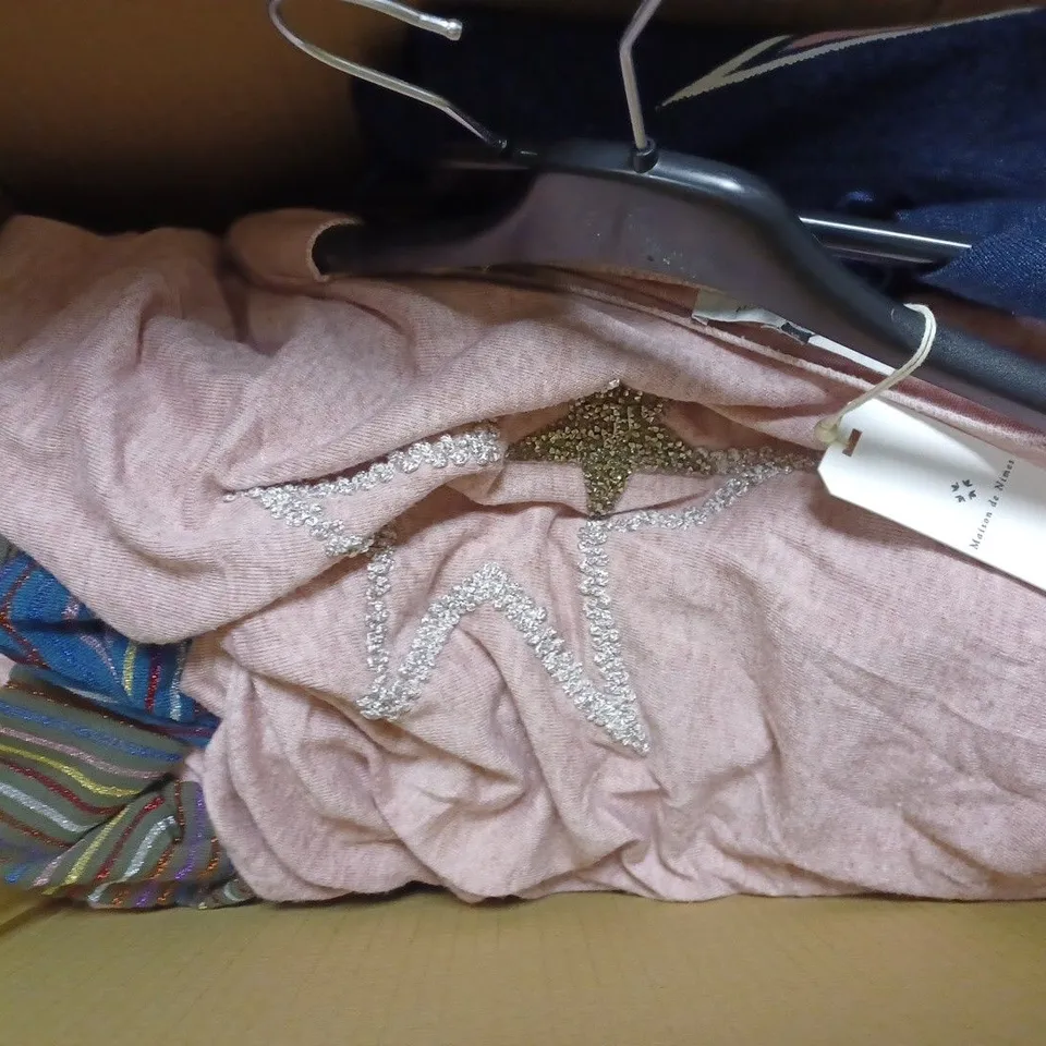 BOX OF APPROX 5 ASSORTED PAIRS OF MAISON DE NIMES TROUSERS IN VARIOUS SIZES AND COLOURS
