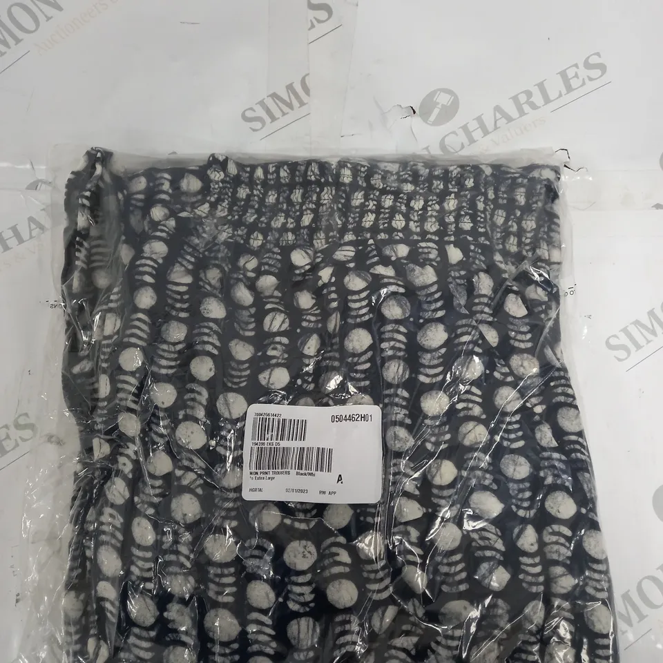 BOX OF APPROXIMATELY 40 ASSORTED CLOTHING PRODUCTS IN VARIOUS SIZES TO INCLUDE SKIRTS, JUMPERS, DRESSES ETC - COLLECTION ONLY