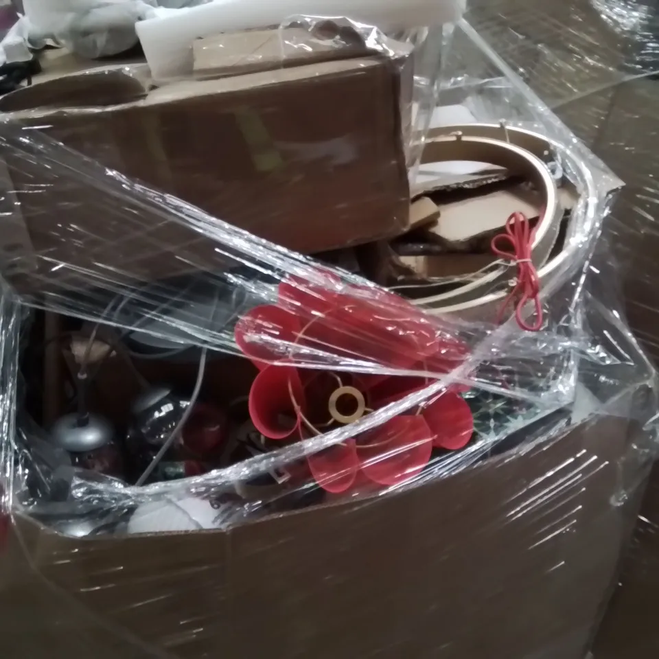 PALLET CONTAINING A LARGE QUANTITY OF ASSORTED LIGHTING PRODUCTS TO INCLUDE;LAMP SHADE,FLOOR LAMP,LIGHT FITTINGS 