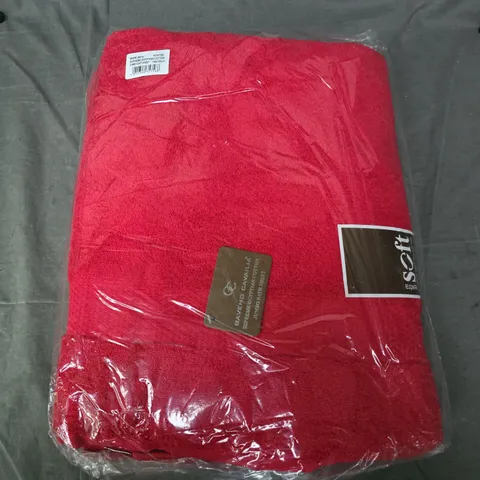 GAVENO CAVAILA SUPREME EGYPTIAN COTTON JUMBO BATH SHEET IN RED (100X180CM) 
