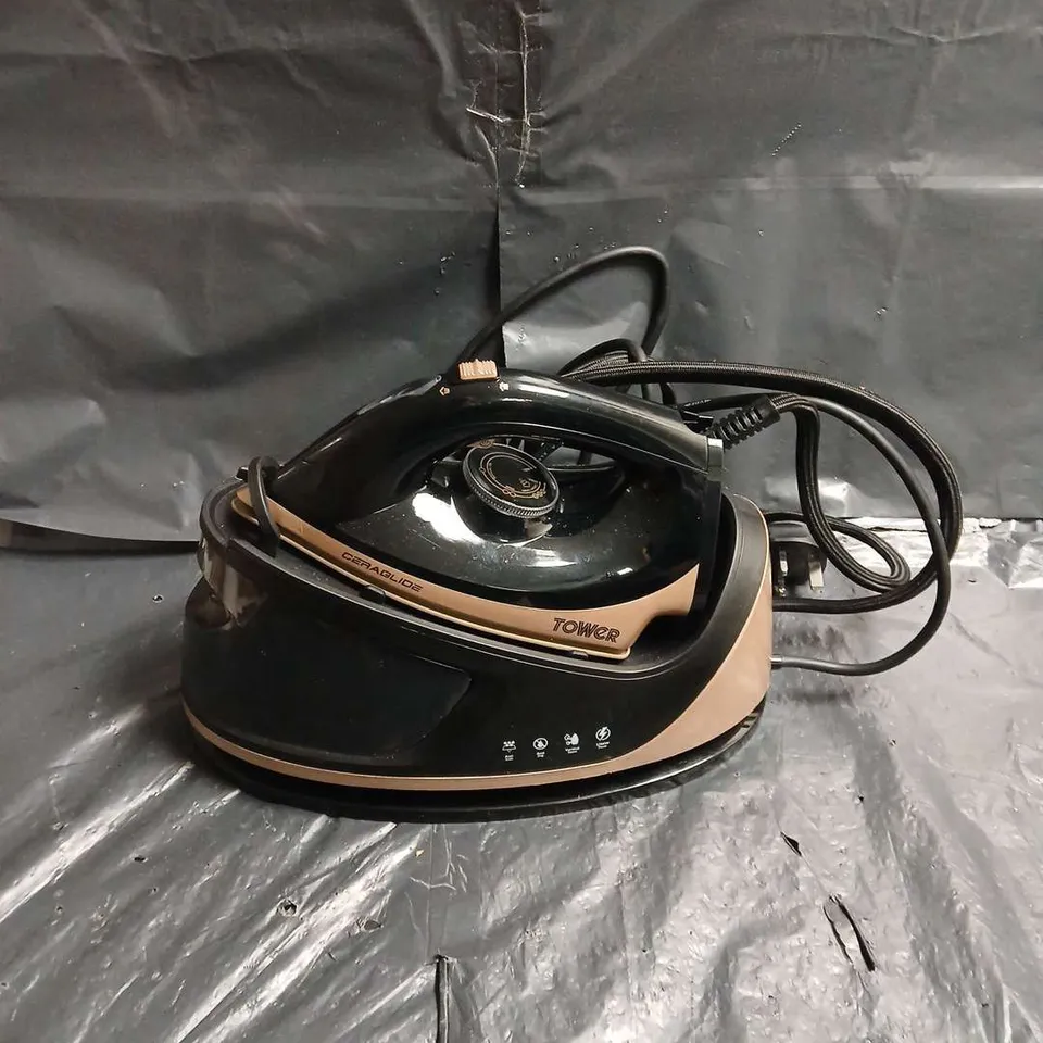 TOWER CERAGLIDE STEAM IRON – 2700W (T22023GLD)