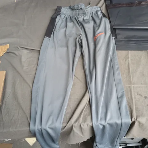 NIKE DRI-FIT TRACK PANTS – GREY UK S