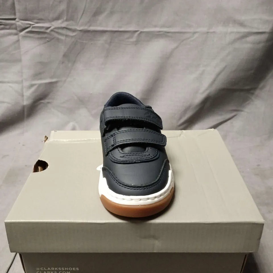 BOXED PAIR OF CLARKS URBAN SOLO K NAVY VELCRO KIDS' SHOES, UK 7 (EU 24)