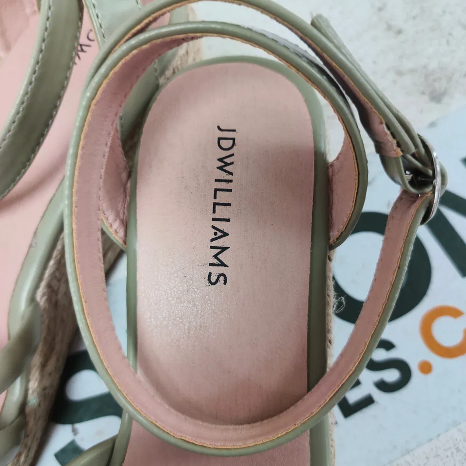 JD WILLIAMS WOMEN'S OLIVE GREEN STRAPPY ESPADRILLE SANDALS – UK 8 (8E WIDTH)