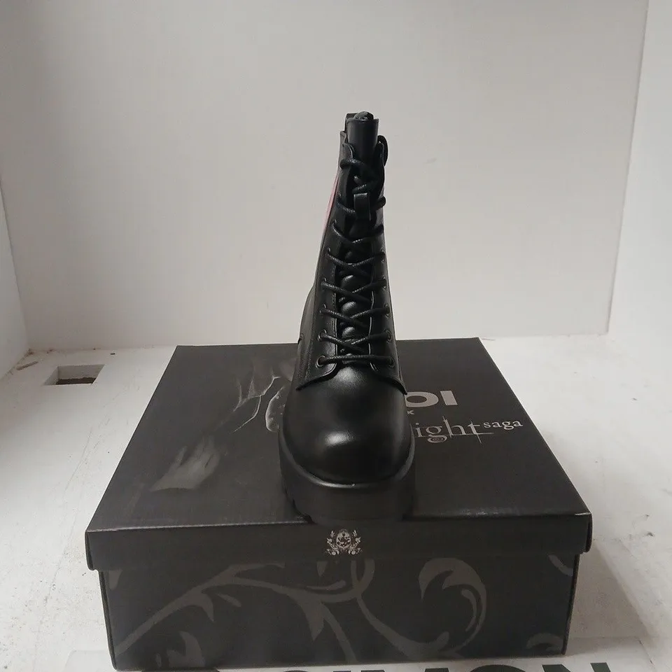 KOI TEAM JACOB HEART BOOTS – BLACK PLATFORM ANKLE BOOTS UK 6