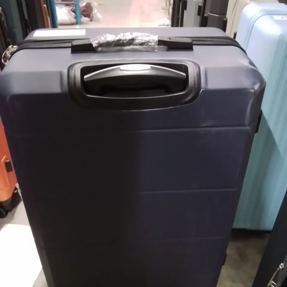 LUGG TRAVEL SUITCASE 