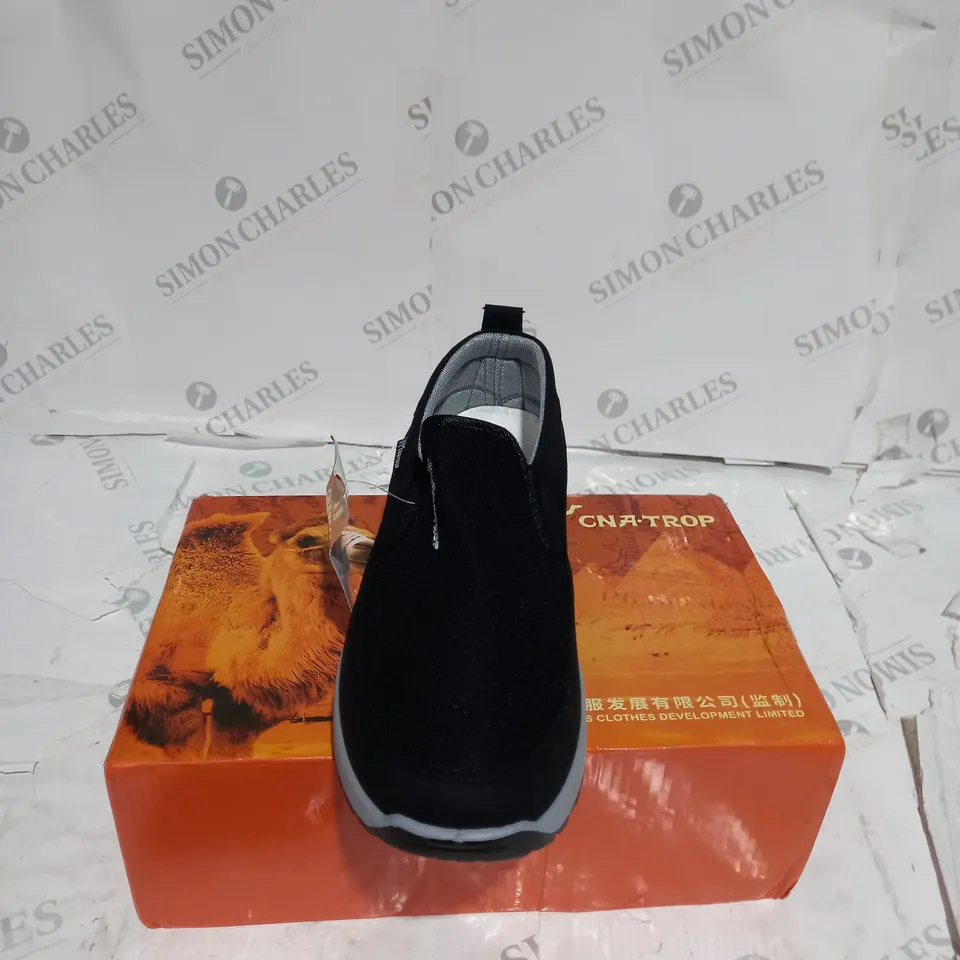 CAN.TROP SLIP ON SHOES- BLACK/GREY - SIZE 44