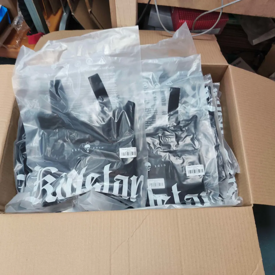 LOT OF APPROXIMATELY 50 BRAND NEW KILLSTAR CLOTHING ITEMS TO INCLUDE DUSK EMPRESS KNIT TOPS, BEANIES AND SWING BARDOT TOPS - VARIOUS SIZES