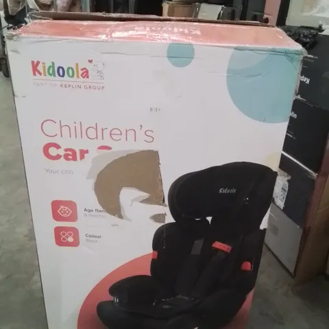 BOXED KIDOOLA CHILDREN'S CAR SEAT