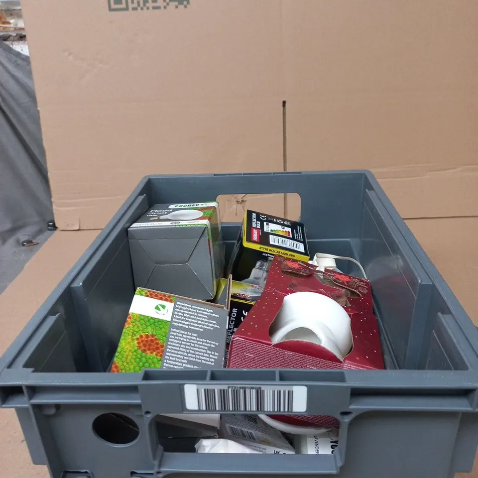TOTE OF APPROXIMATELY 15 ASSORTED ITEMS TO INCLUDE PROREP FLOOD SPOT BULB, EVEREADY BULB, CANDLE REFILL ETC