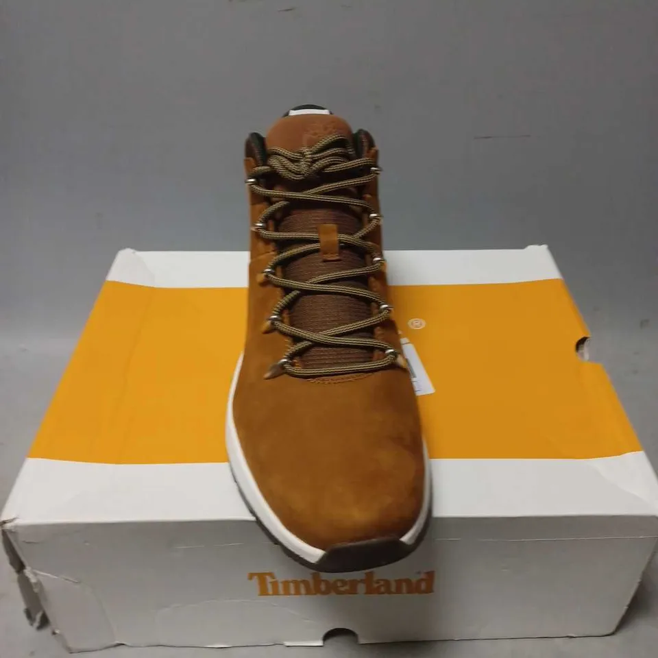 BOXED PAIR OF TIMBERLAND SPRINT TREKKER SHOES - 11.5