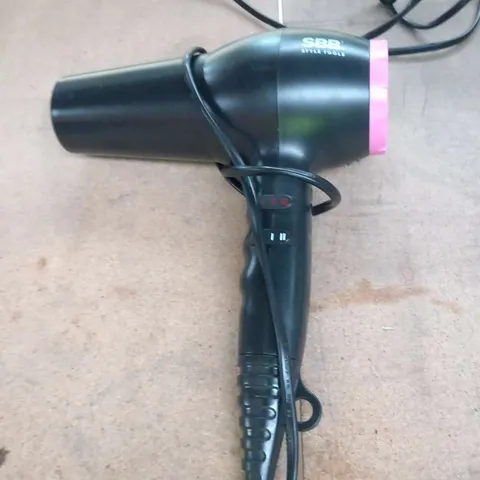 APPROXIMATELY SIX UNBOXED SBB STYLING TOOLS