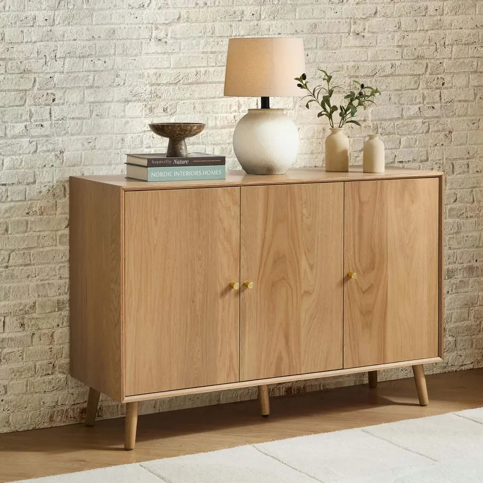 BOXED DUSK HEIDI OAK 3 DOOR SIDEBOARD - LIGHT WOOD (1 BOX)