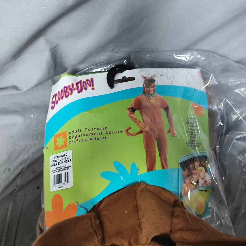 SCOOBY DOO ADULT COSTUME