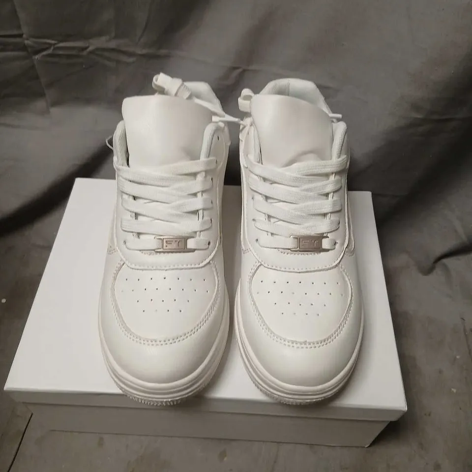 CONZURI WHITE LEATHER HIGH-TOP SNEAKERS – UK 3.5 (EU 37) – BOXED