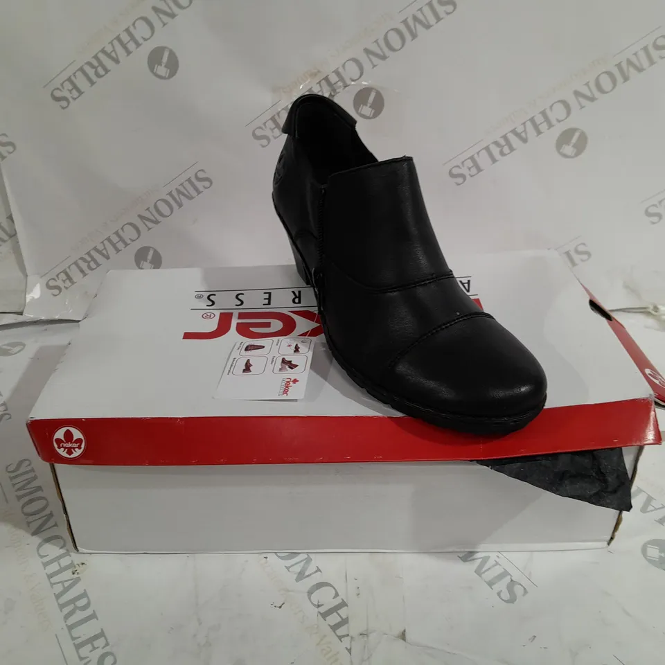 BOXED PAIR OF RIEKER SHOE BOOTS IN BLACK UK SIZE 4